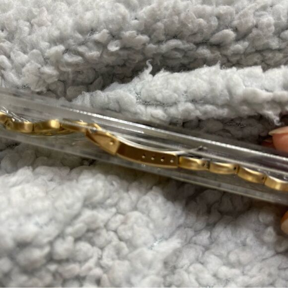 free with any purchase over 30$
Just add it to your bundle - Picture 7 of 7